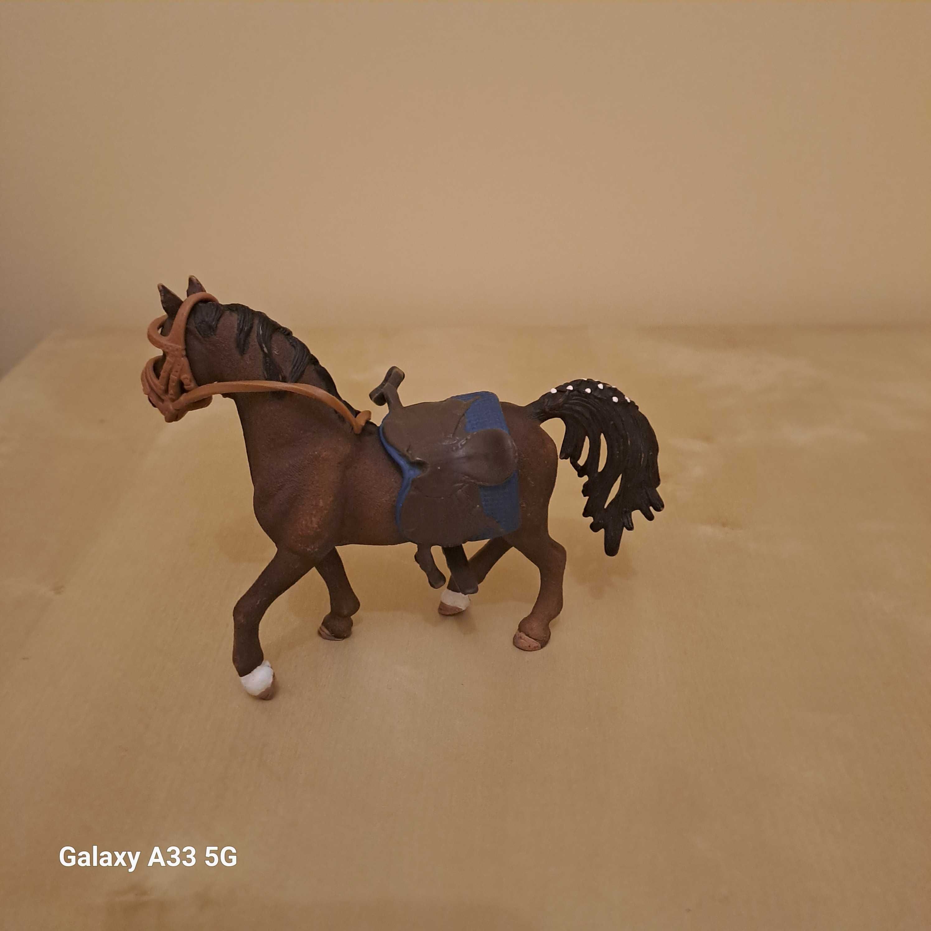 Schleich Koń z siodłem