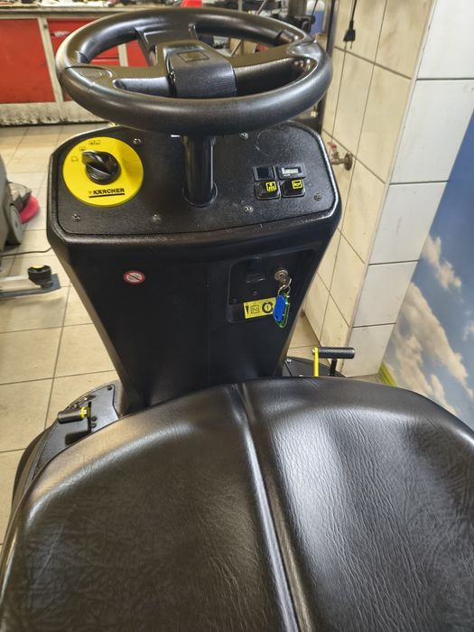 Zamiatarka karcher KM 90/60 R. 2019 r