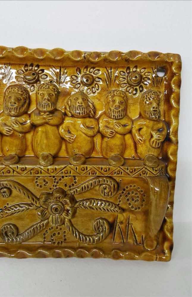 Placa da uktima ceia de cristo da fetamista Rosa Ramalho