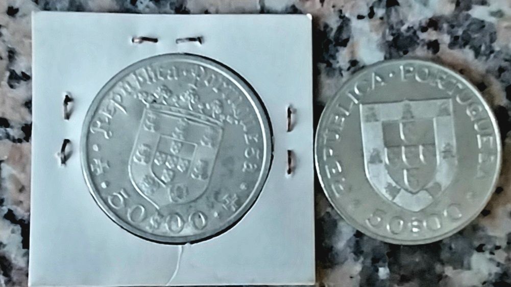 2 moedas comemorativas de 50 escudos