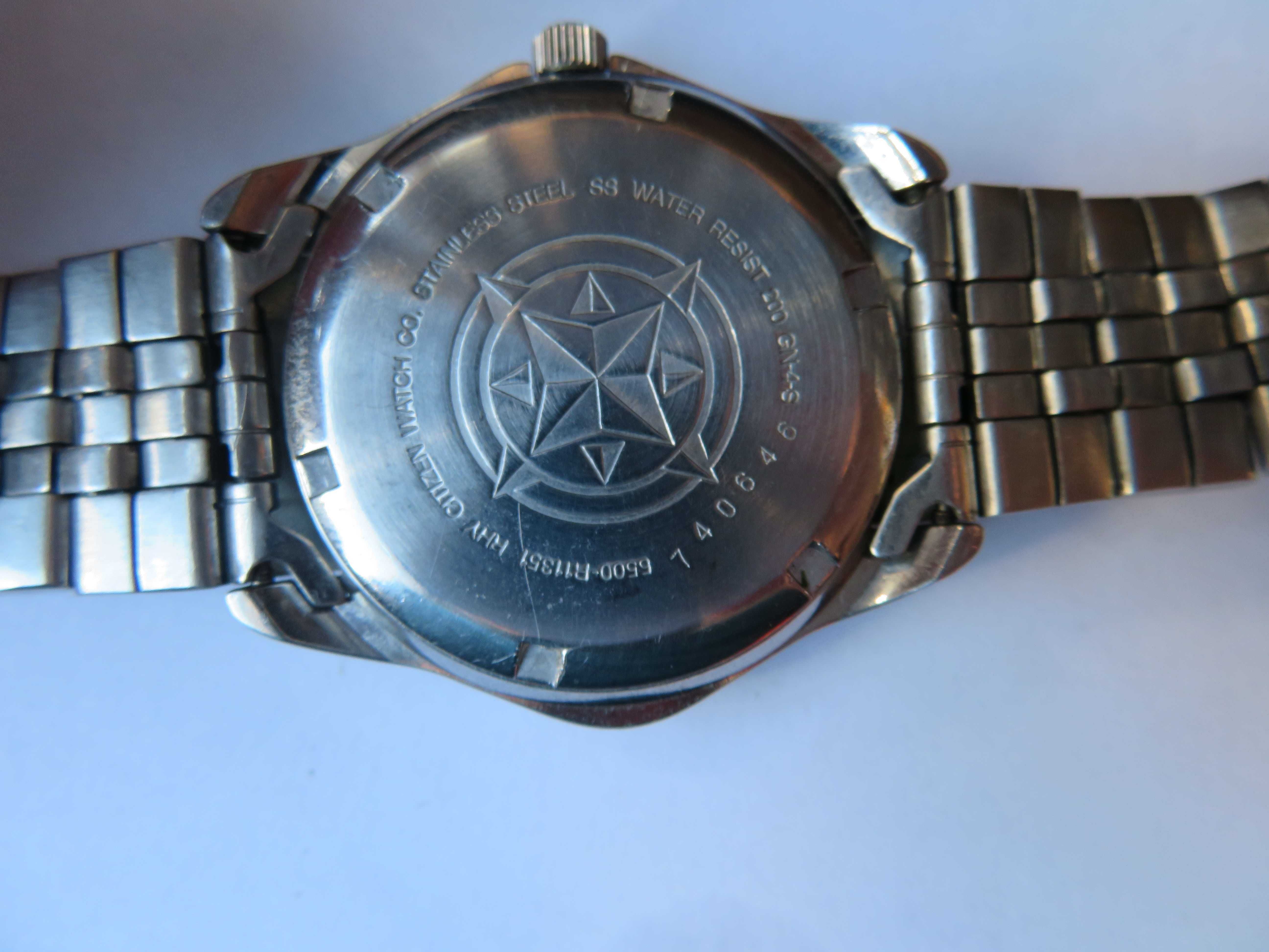 zegarek  Citizen  szafirowe  szkło  wr 200  kwarcowy