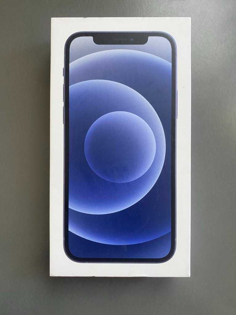 iPhone 12 + kabel Lightning + Case