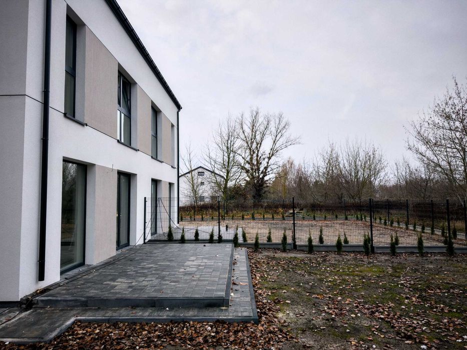 Dom wybudowany jak dla siebie w Łomiankach Dolnych