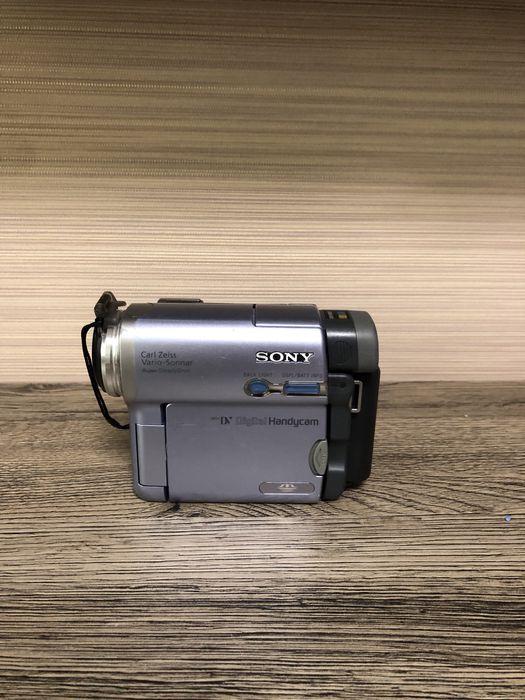 Продам видеокамеру Sony