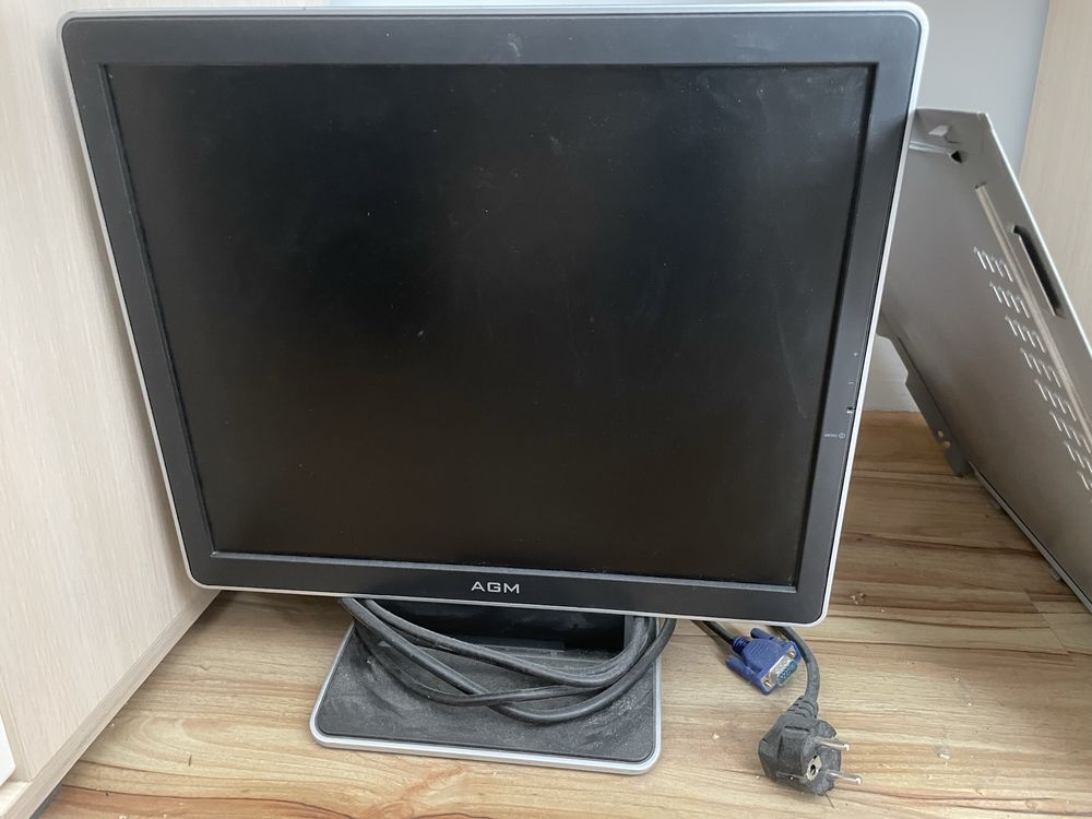 Komputer + monitor