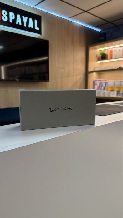 Meta Wayfarer Matte Black Frame Graphite Lenses RW4006