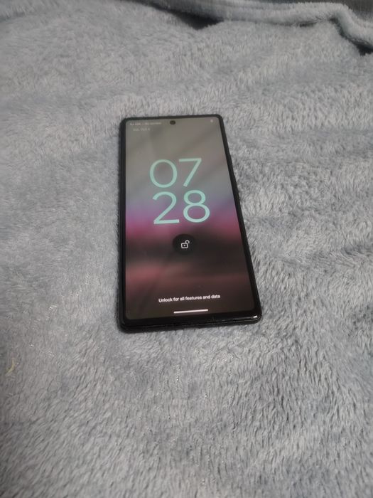 Google Pixel 6a  dwie folie bizon i etui