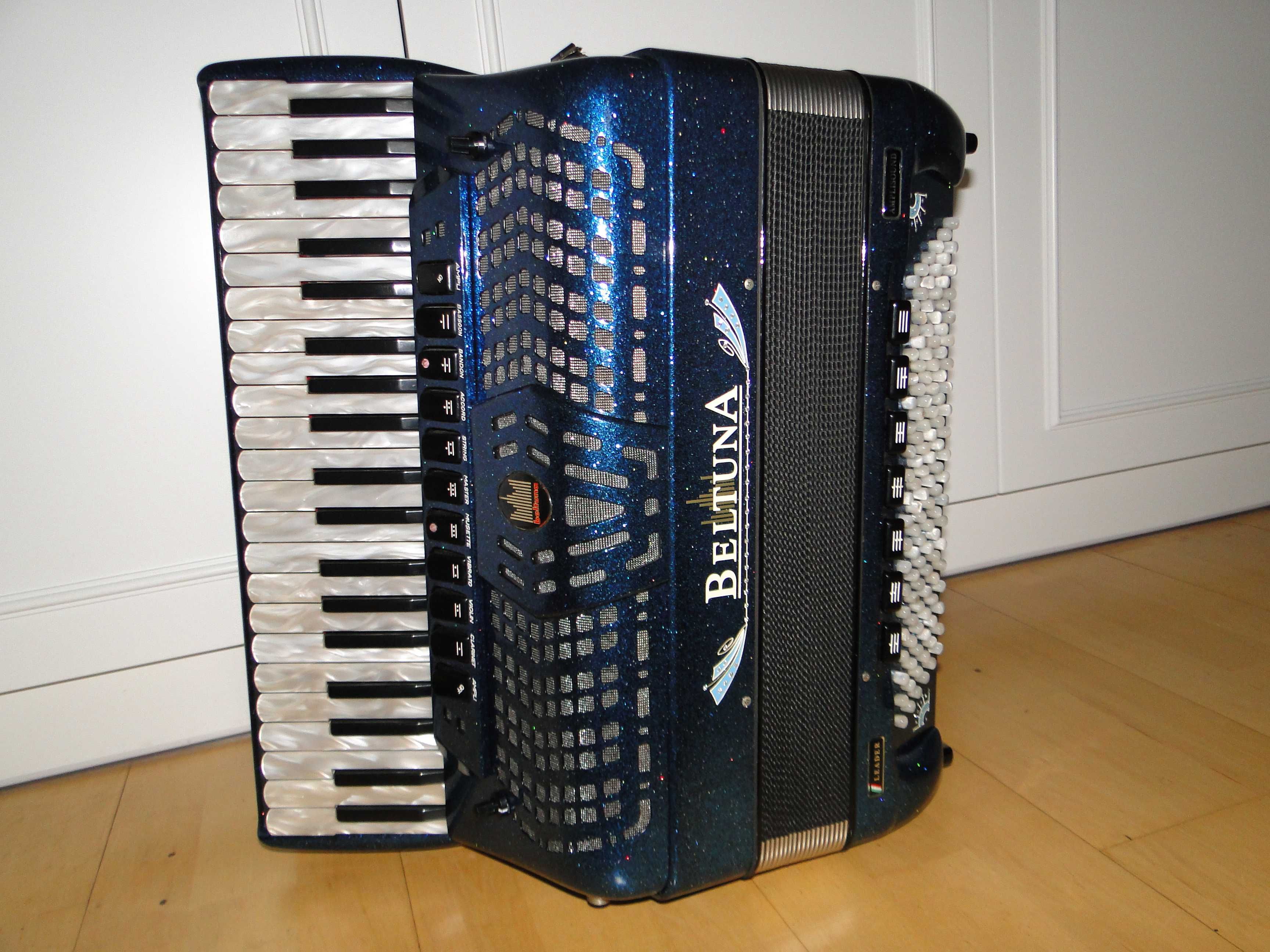 Genialny Włoski Akordeon BELTUNA LEADER AMPLISOUND+System Mikrofonowy