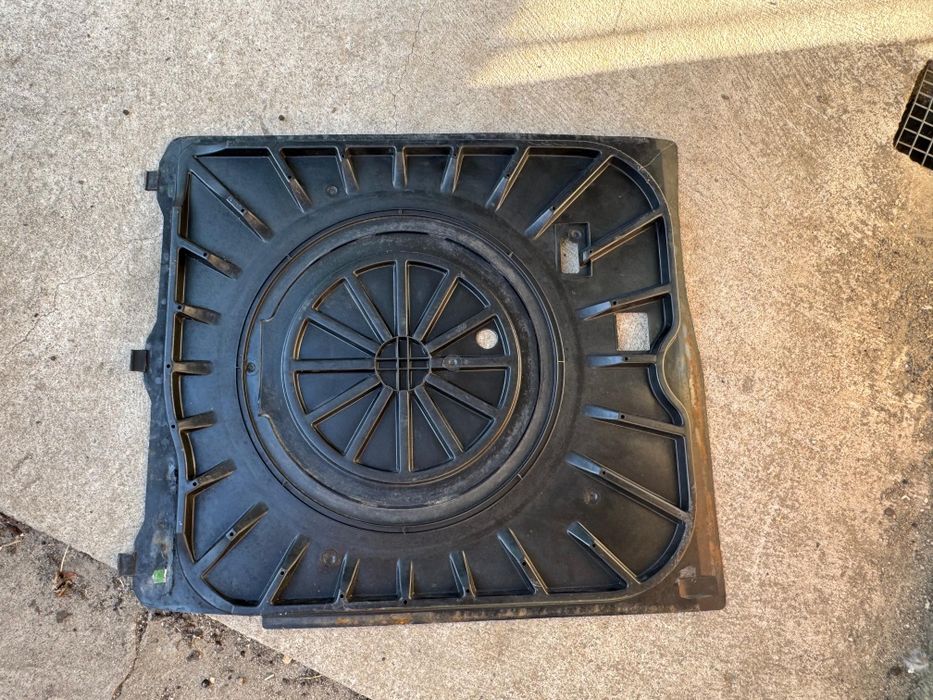 Material Mercedes-Benz W124
