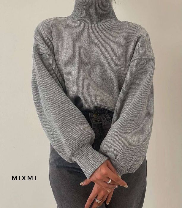 Жіночий светр кофта