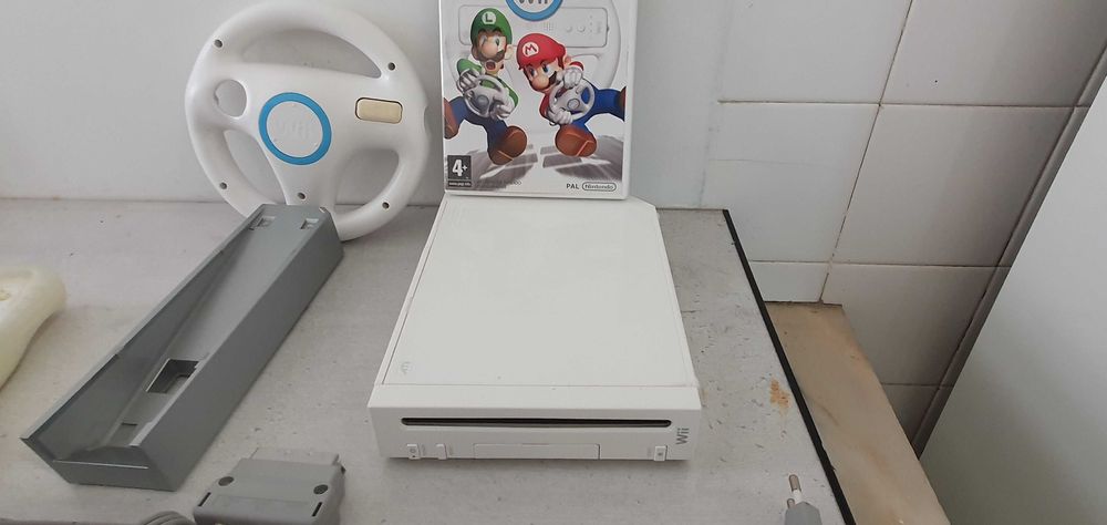 Consola Nintendo WI em bom estado