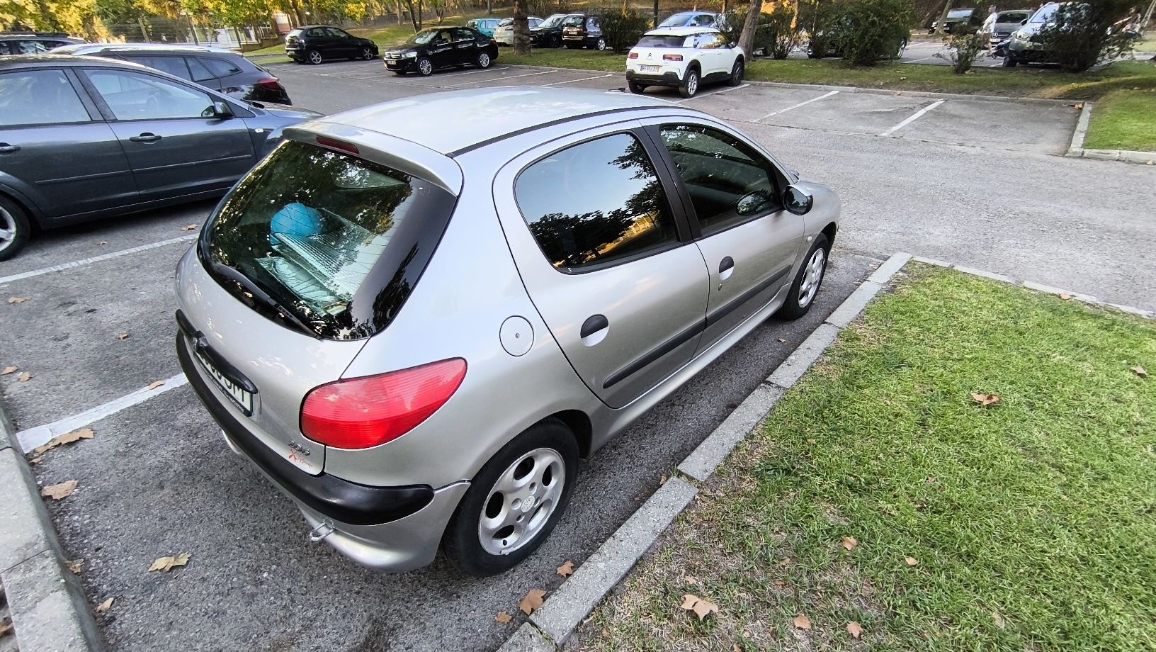 Peugeot 206 - ano 2001