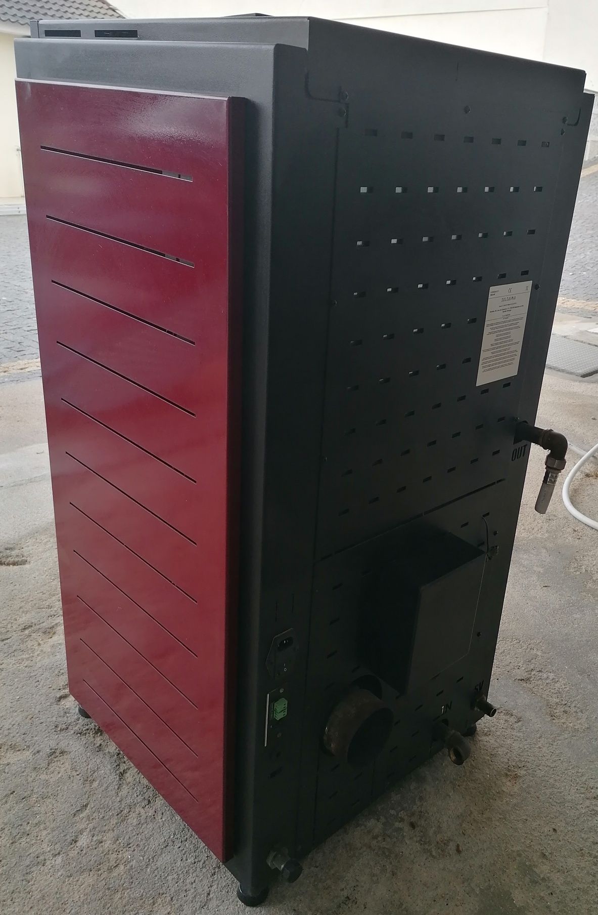 Salamandra a pellets solzaima douro 23kw e termoacumulador de 200 litr