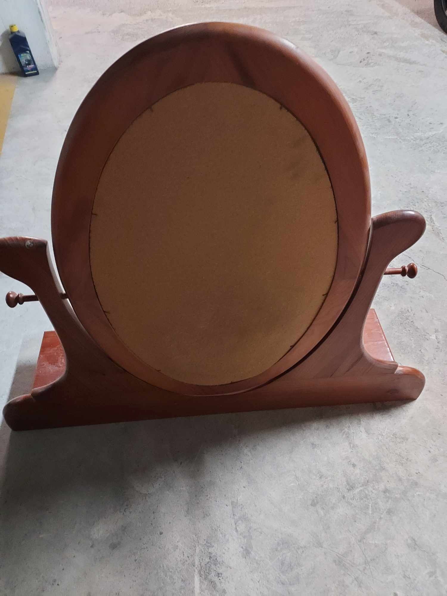 Espelho de cómoda em madeira
