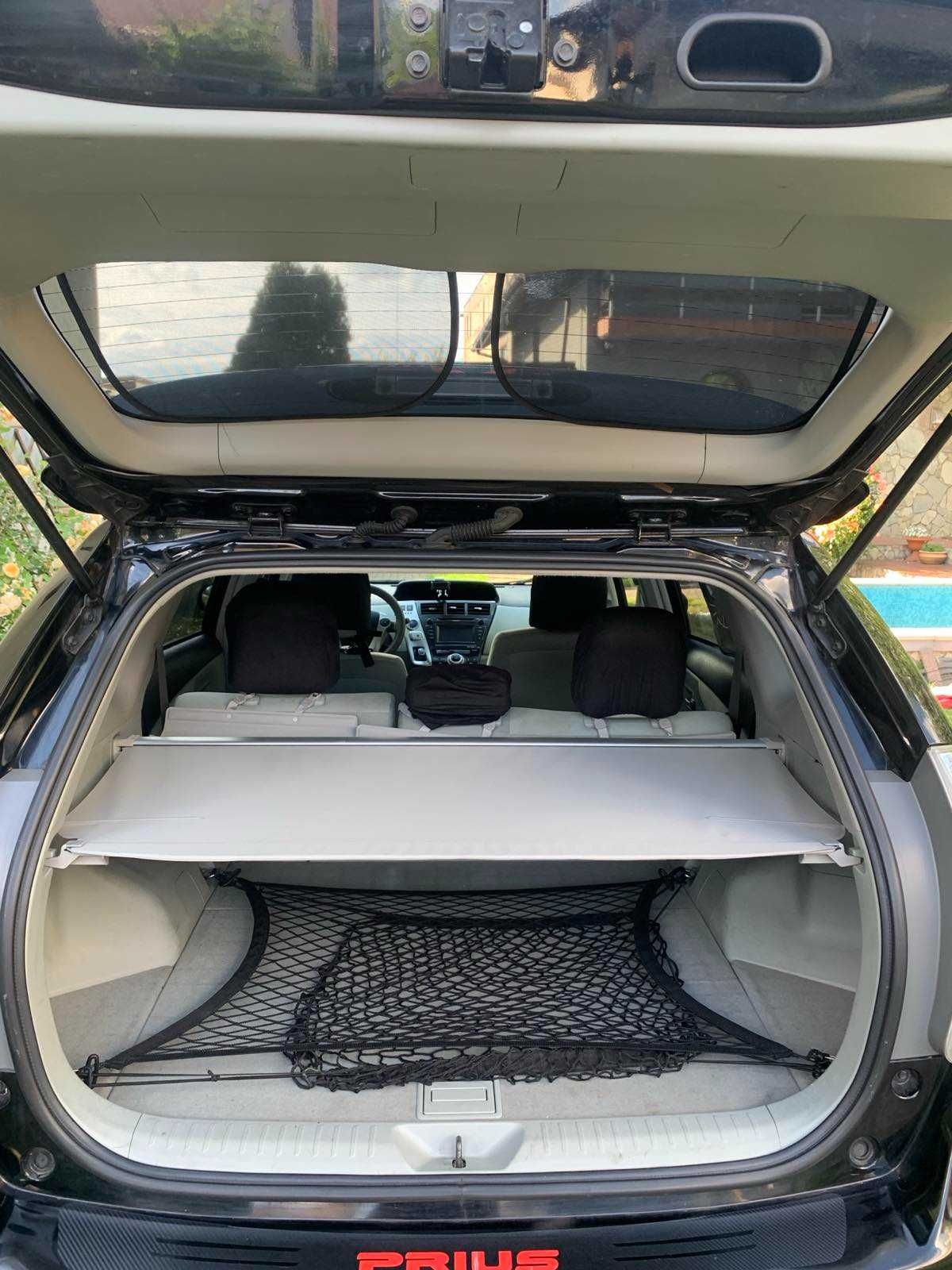 Toyota Prius V 2012 року