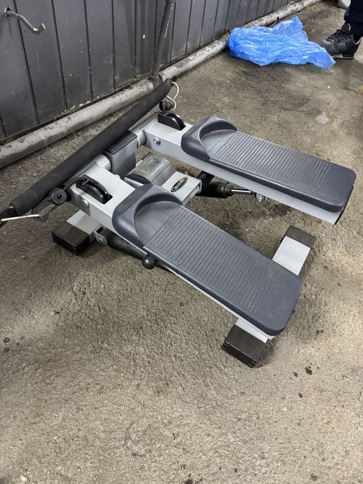 Лавка для жима, гантели, штанга.