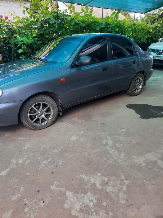 Автомобіль ланос