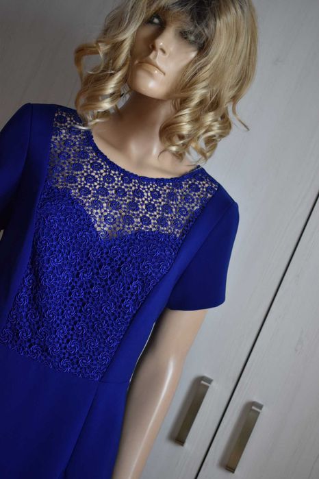 Sukienka S 36 elegancka za kolano midi prosta koronka wizytowa wesele