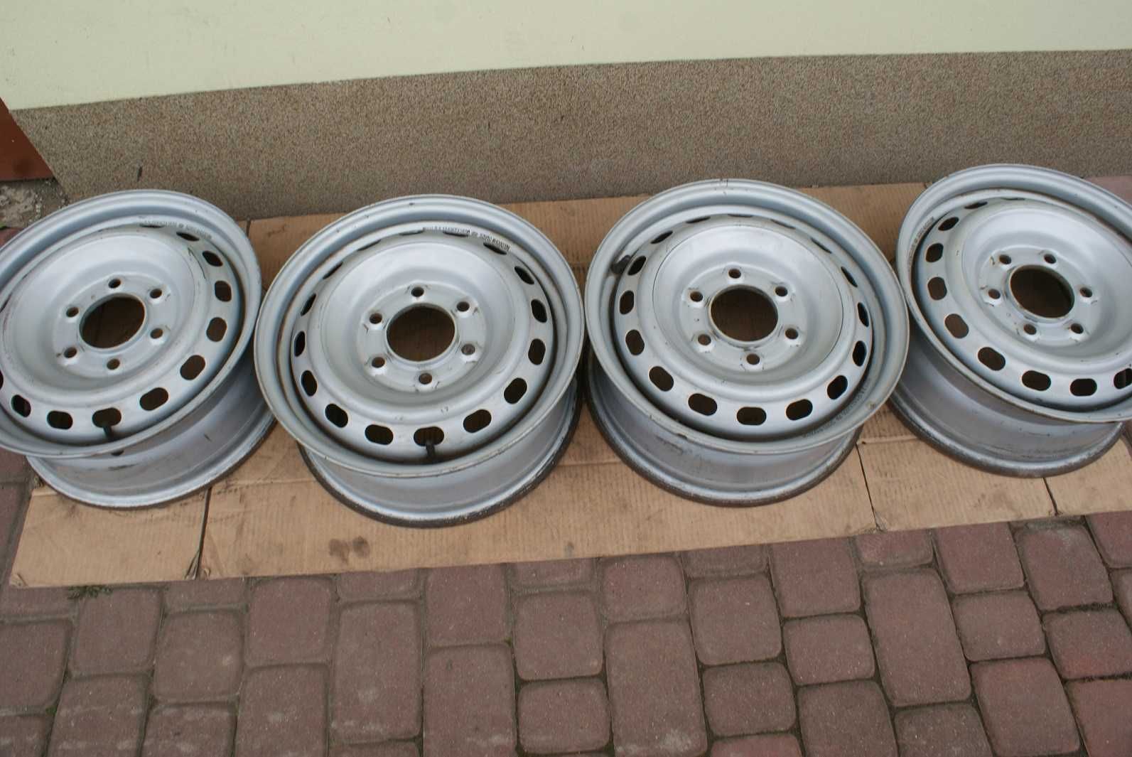 Stalowe 6,5Jx16 cali 6x139,7 o.centr.92,3 ET-50 Hyundai H-350 j.Nowe