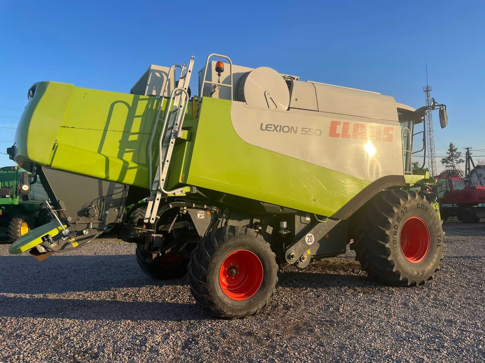 Комбайн Claas Lexion 550 2006 року в наявності