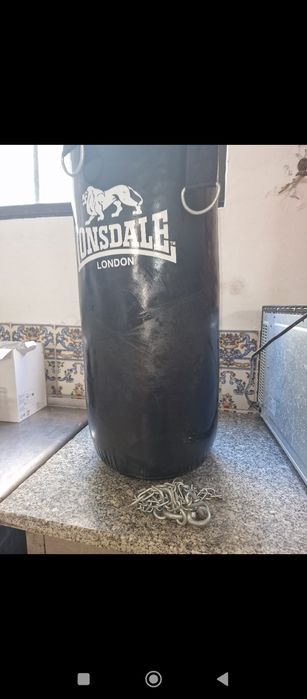 vendo saco de pancada semi novo completo