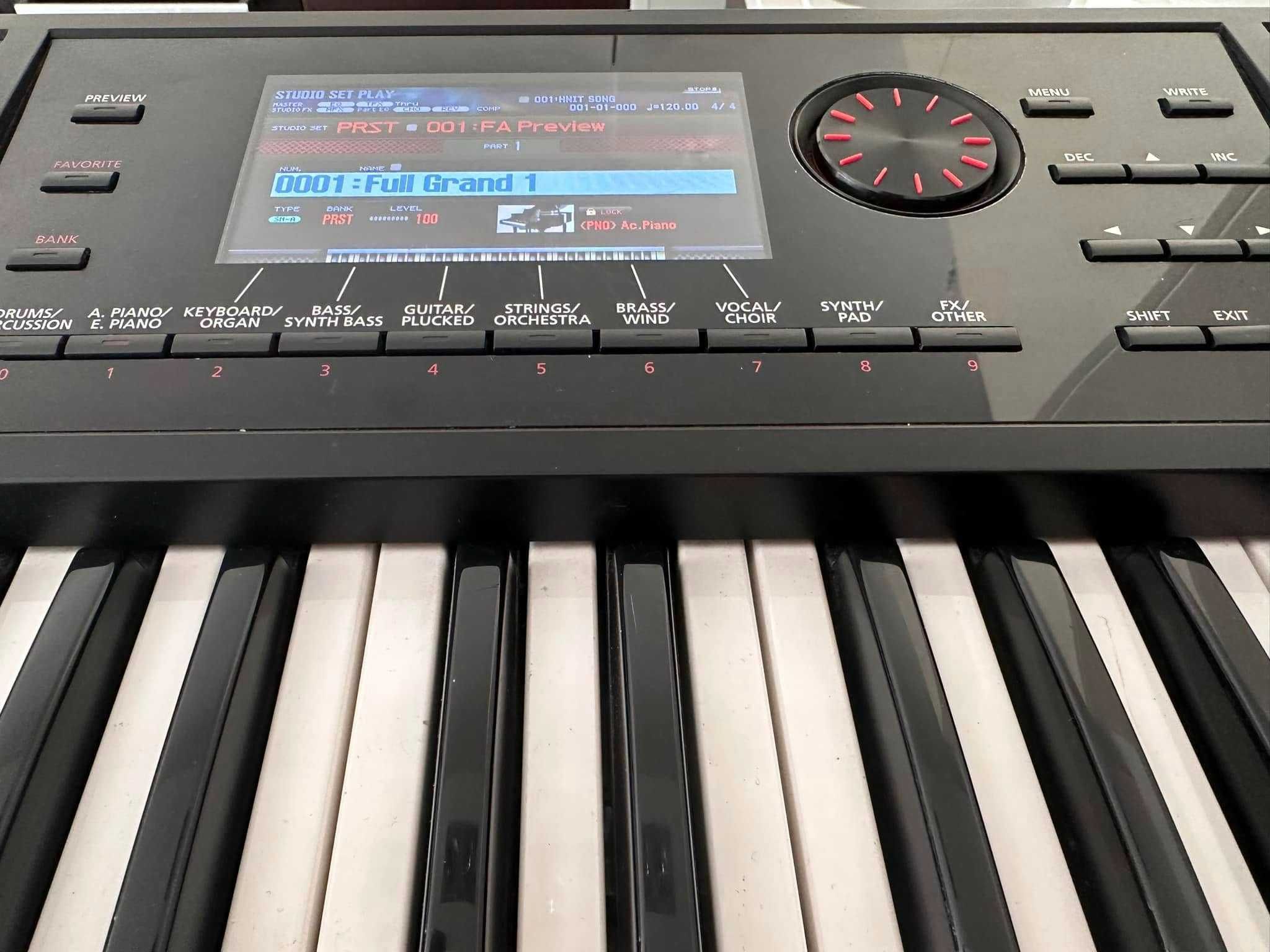 Roland FA-06 - syntezator, stacja robocza