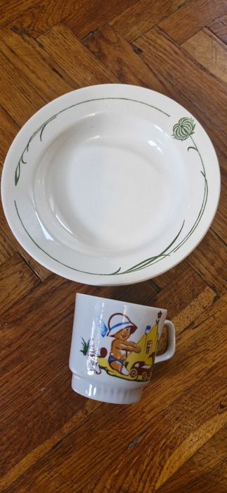 Тарілки та кружки