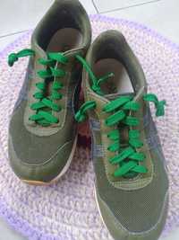 Кросівки зелені Asics 25 см