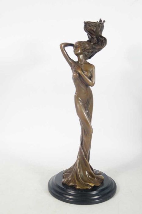 Piękny secesyjny świecznik z brązu KOBIETA