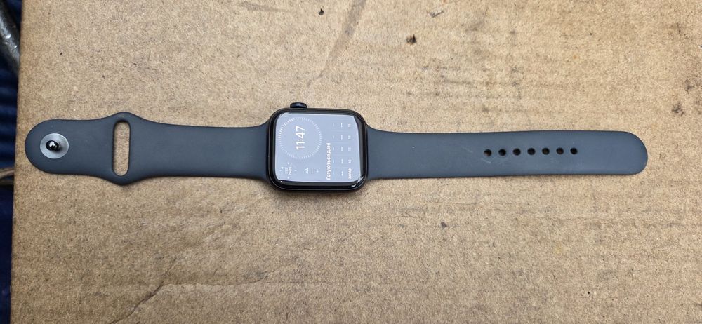 Смарт-годинник Apple Watch SE GPS 44mm Midnight Aluminium Case