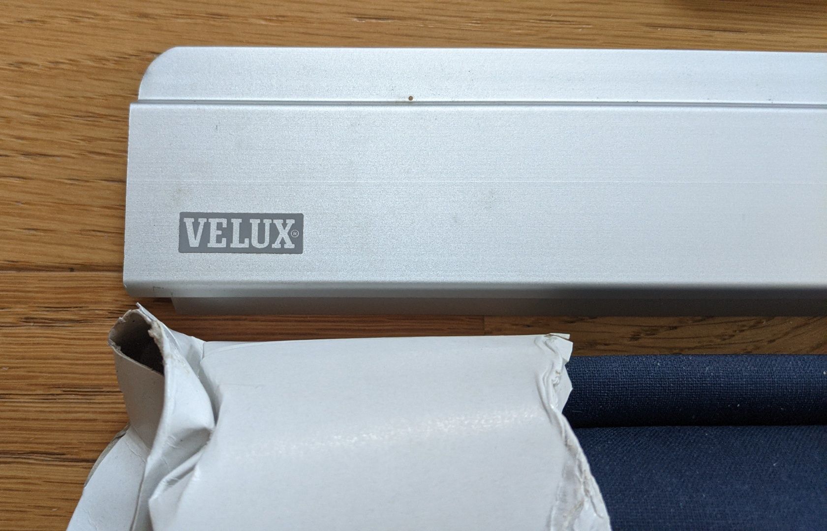 Roleta VELUX RHL (400) kolor 0900-granatowy