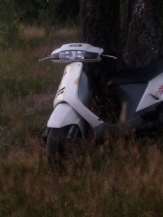 Продам скутер honda Leaf Af20