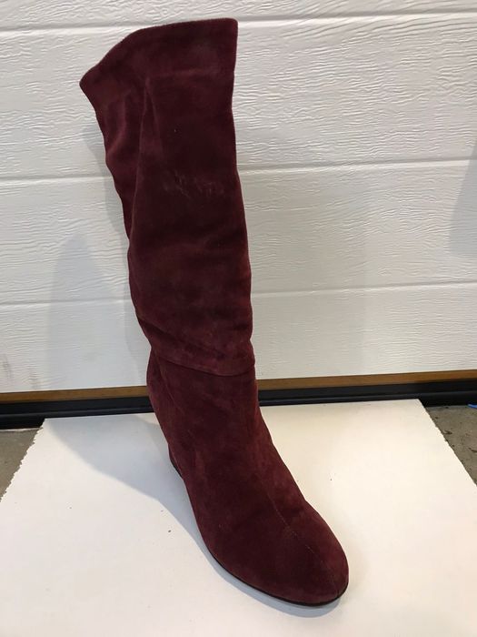 Жіночі довгі чоботи з каблуком