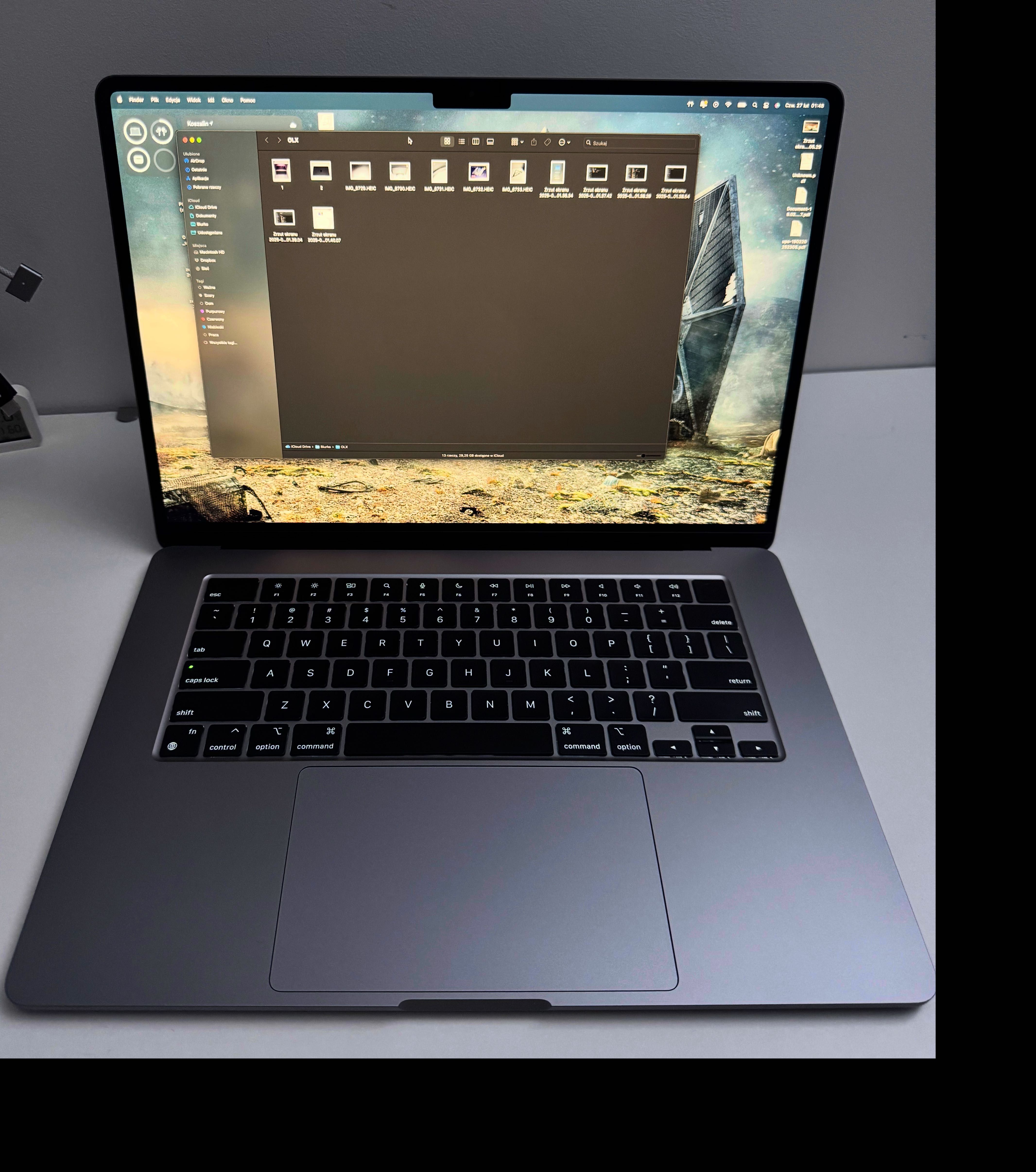 Apple MacBook Air 15 M2/24/500 A2941 +Twelve South BookArc +Trust Quno