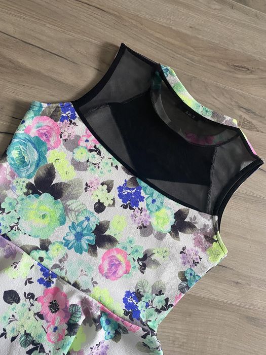 Bluzka baskinka w kwiatki z siateczką