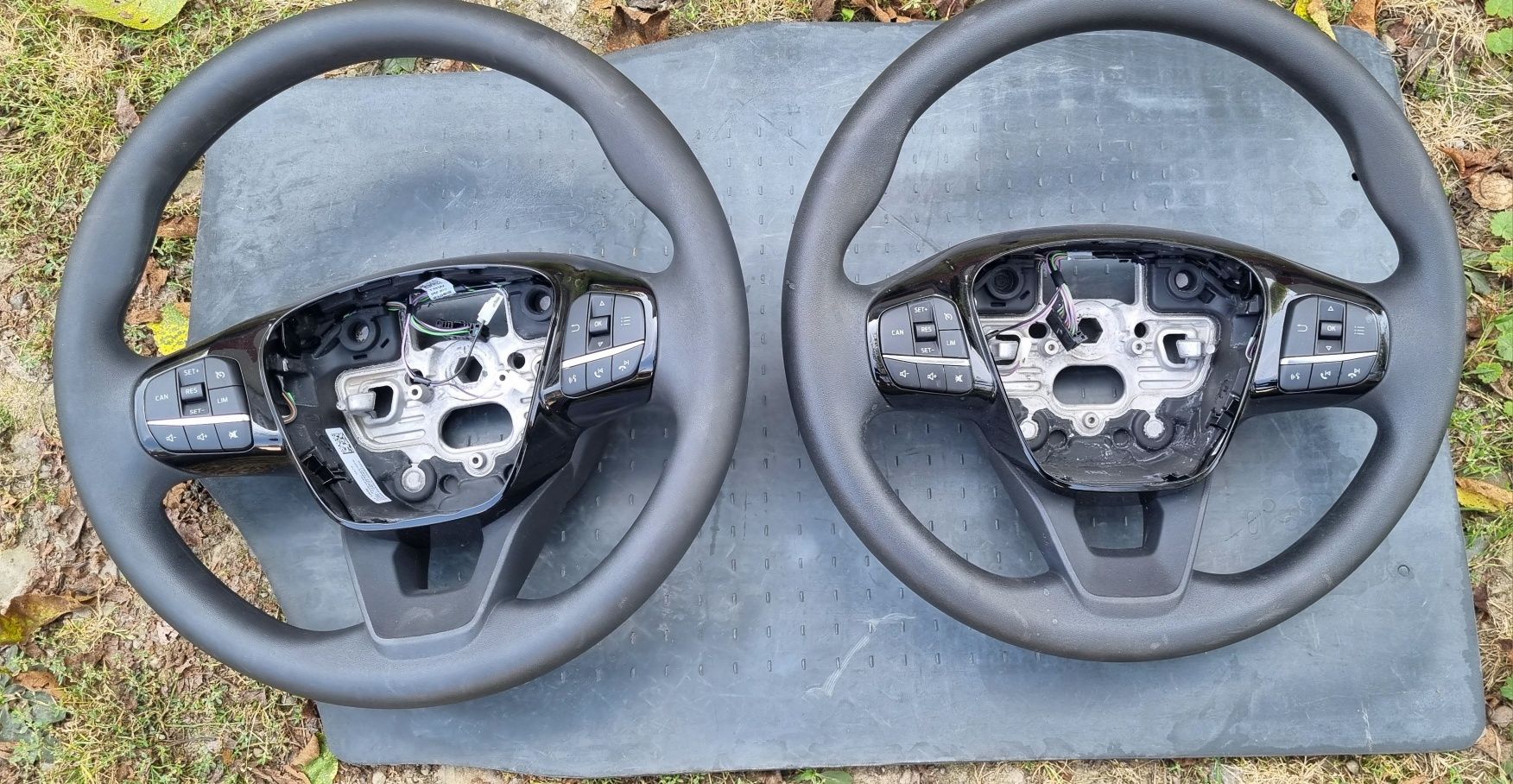 Ford fiesta mk8 Kierownica multifunkcyjna