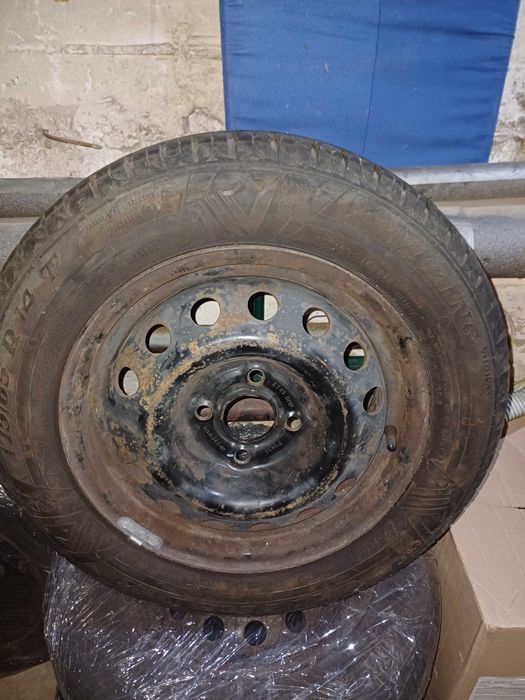 Sprzedam felgi z oponami r14[4×100]