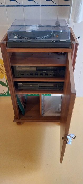 Gira-disco Technics SL-B303 Turntable System, opção de móvel