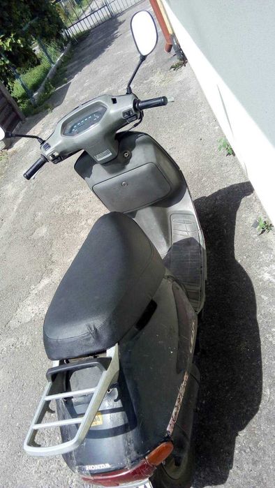 Скутер Honda Lead