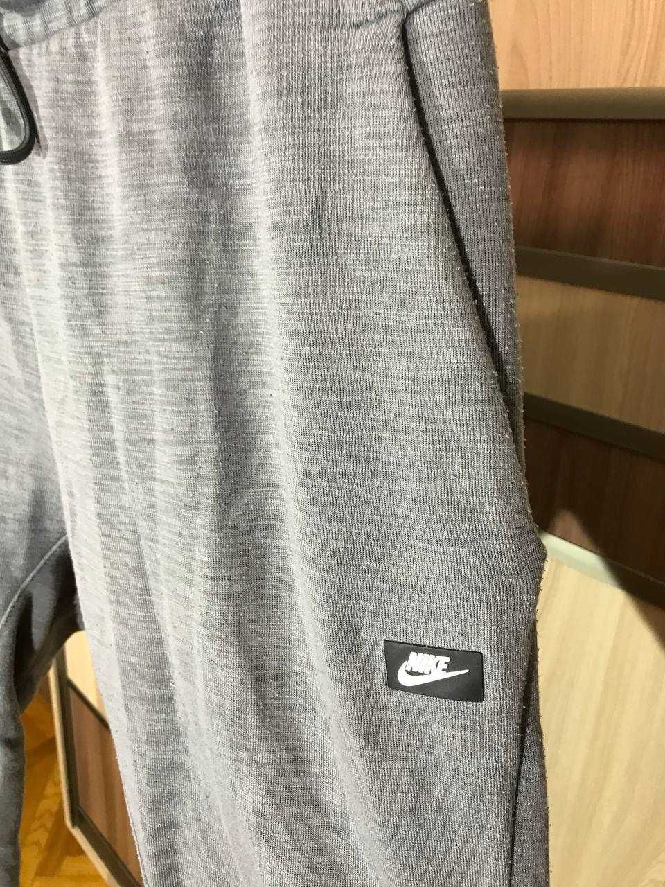 Спортивные штаны Nike оригинал Size S