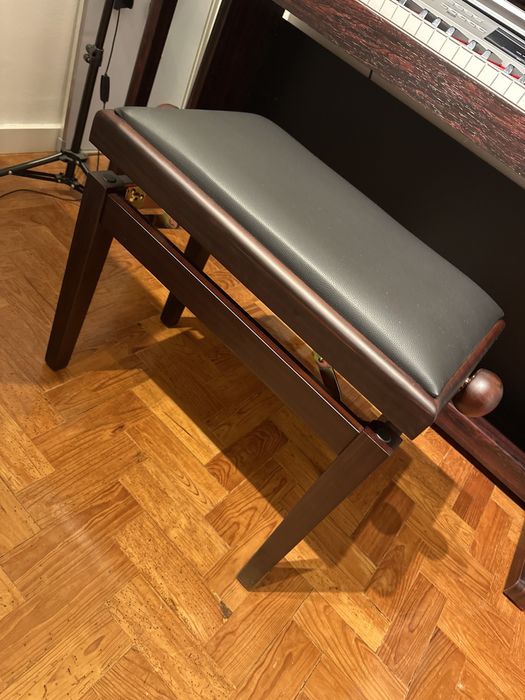 Vendo piano digital Thoman