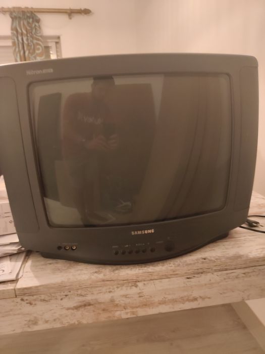 Televisão tubo Samsung de 20 polegadas