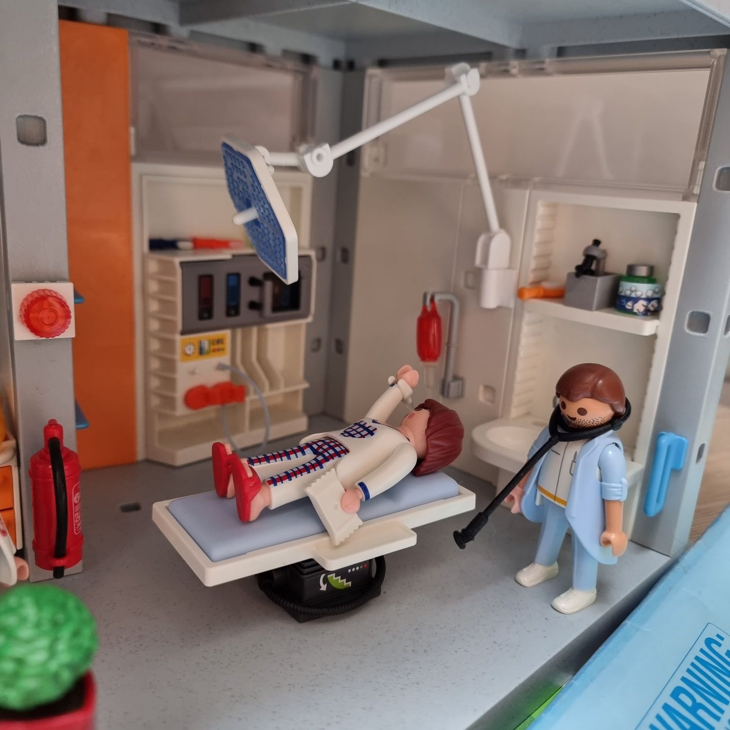 Playmobil duży szpital 70190  i 70192