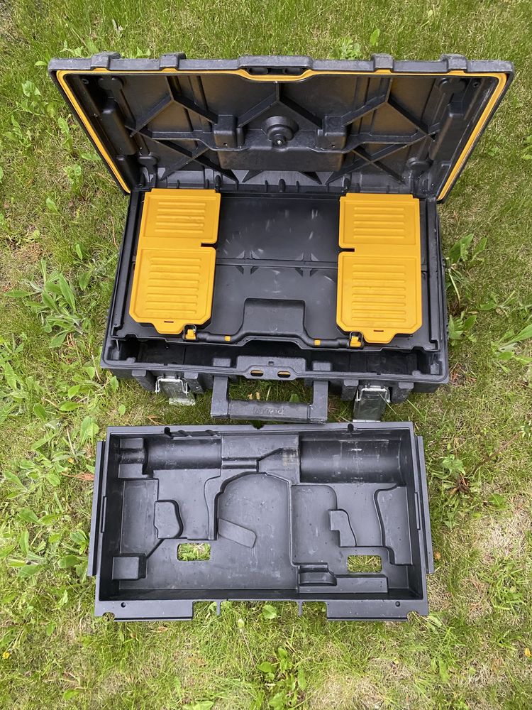 Ящик для инструмента Dewalt ToughSystem