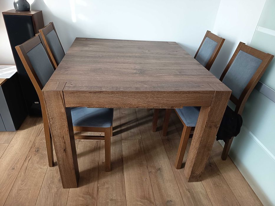 Stół  rozkładany z krzesłami 100x110