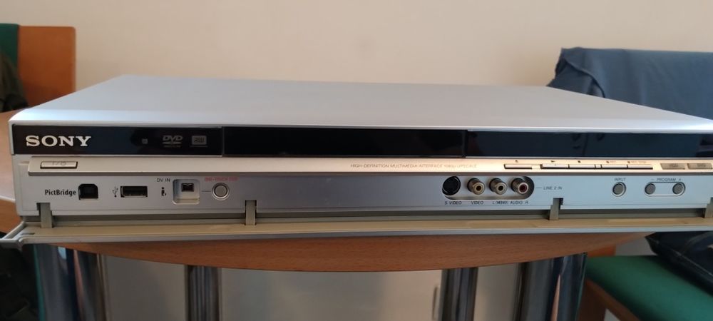 Nagrywarka DVD/HDD-SONY RDR HX750 160GB
