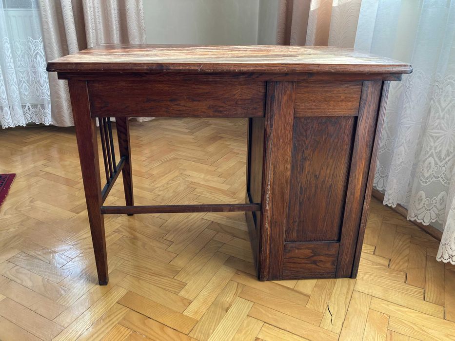 Dębowe oryginalne biurko z okresu międzywojennego W:70 cm, blat 80x50