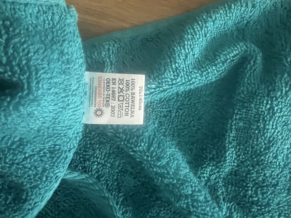 Nowy Ręcznik frotte 70x140cm