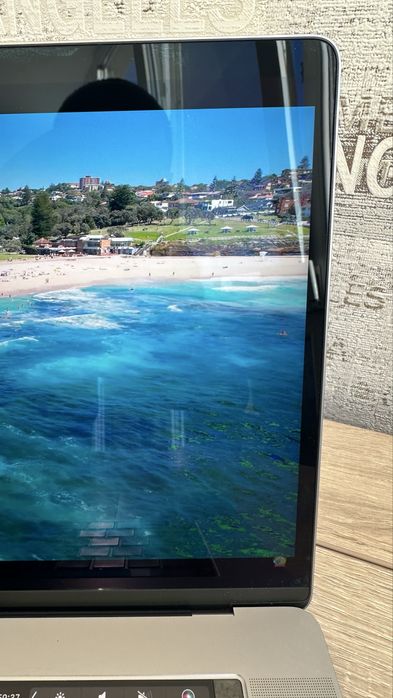 MacBook Pro 15” (2018) з Touch Bar