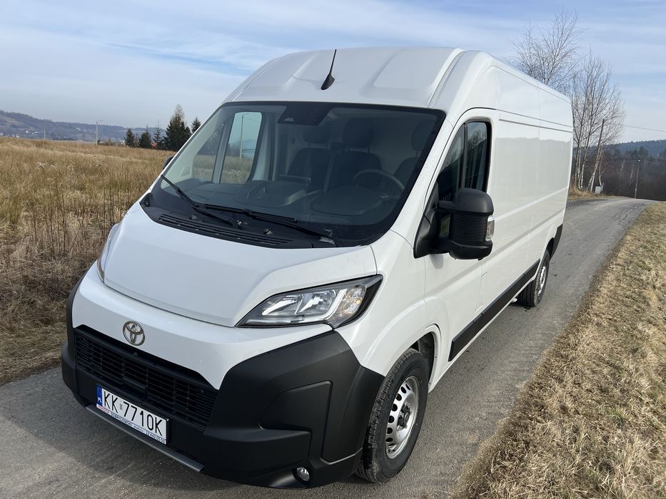 Wynajem Nowa Toyota Proace Max wypozyczalnia dostawczy